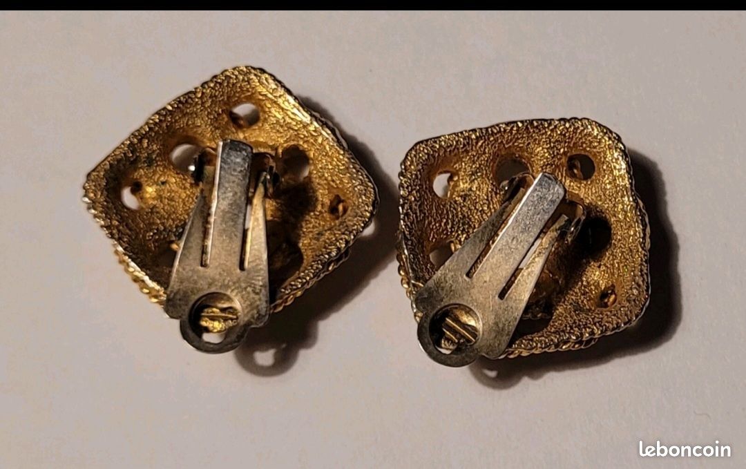 Boucles D'oreilles Clips Vintage - Cuir De Suède Marron Et Trompe De Chasse Métal Doré - Occasion