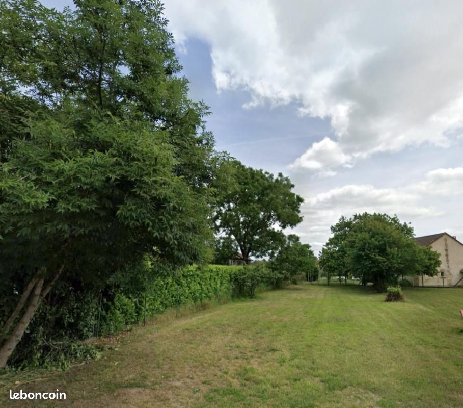 Terrain 625 m² · à Saint-Pierre-d'Eyraud · 27 000 €