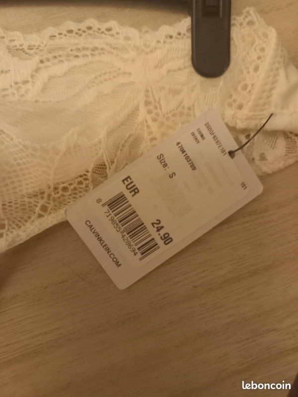 Calvin Klein culotte string en dentelle taille M neuve avec étiquette (image 6)