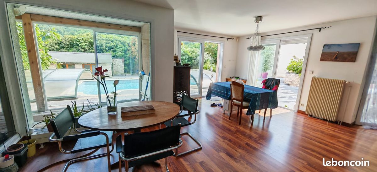 Maison 8 pièces 230 m² · à Royat · 230 m² · 525 000 €