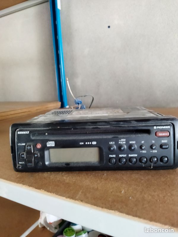 Autoradio Pioneer DEH-2006RDS Renault (image 1)
