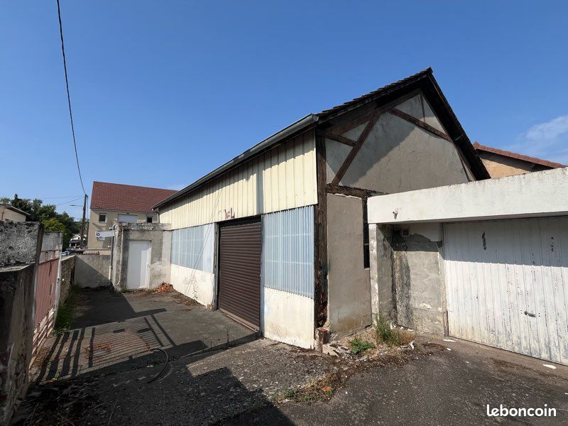 Maison 1 pièce 200 m² · à Montceau-les-Mines · 200 m² · 65 000 €