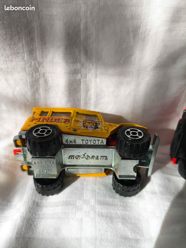 Lot De 2 Voitures Miniatures Toyota 4x4 Majorette échelle 1:60 - Occasion