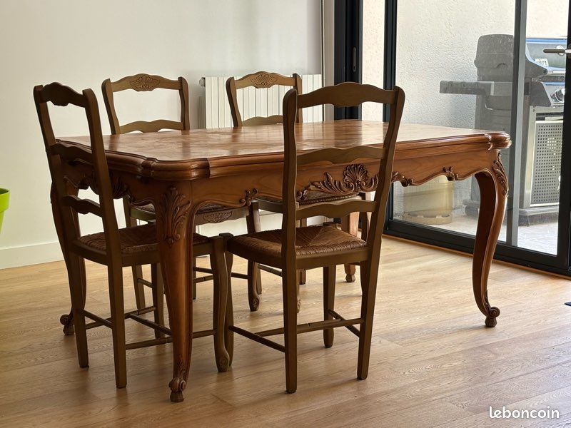 Table de salon extensible en bois et 4 chaises (image 1)