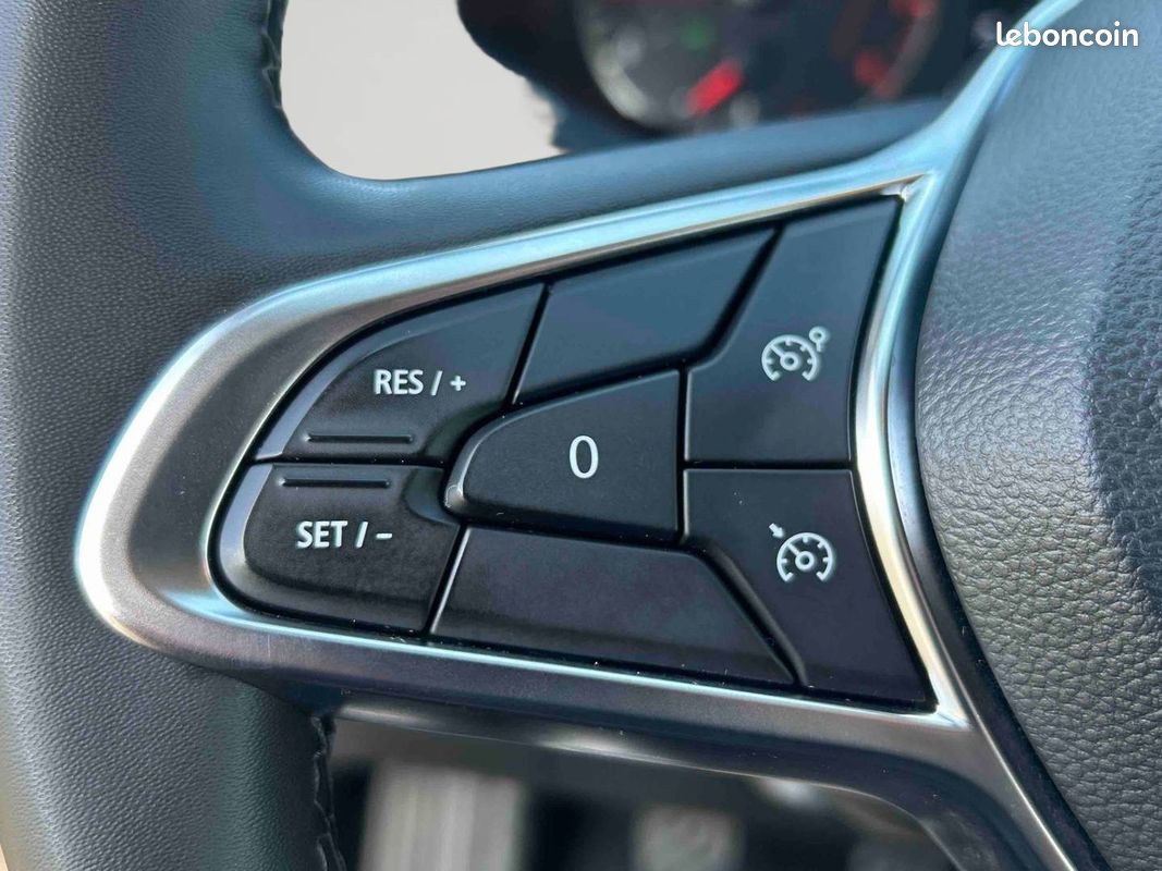 RENAULT Captur TCe 90 Equilibre (image 17)