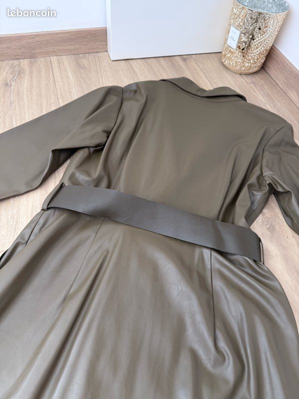 Robe Zara similicuir (image 6)
