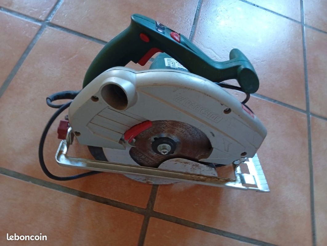 Lot d outils (image 1)