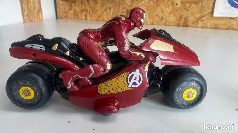 Moto télécommandé Iron man (image 2)