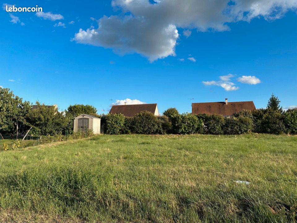 Terrain 580 m² Tauxigny · à Tauxigny-Saint-Bauld · 55 000 €