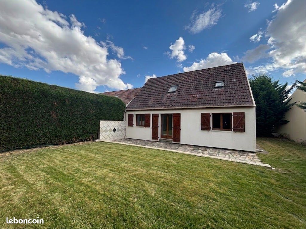 Maison 5 pièces 100 m² · à Saint-Germain-Laval · 100 m² · 200 000 €