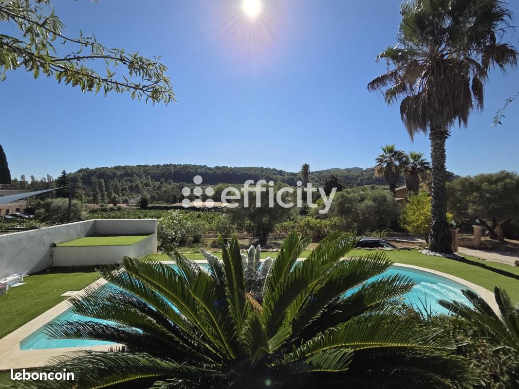 Maison 6 pièces 136 m² · à Le Castellet · 136 m² · 780 000 €