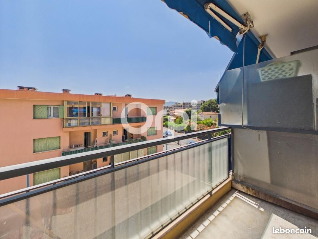 Appartement 1 pièce 22 m² · à Mandelieu-la-Napoule · 22 m² · 730 €