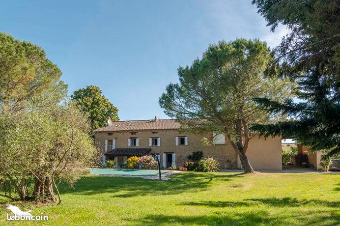 Ferme 8 pièces 270 m²