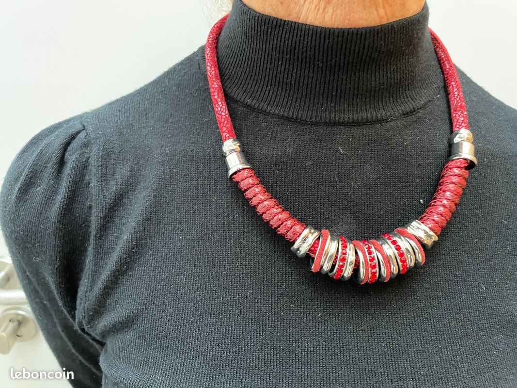 Collier fantaisie (image 1)