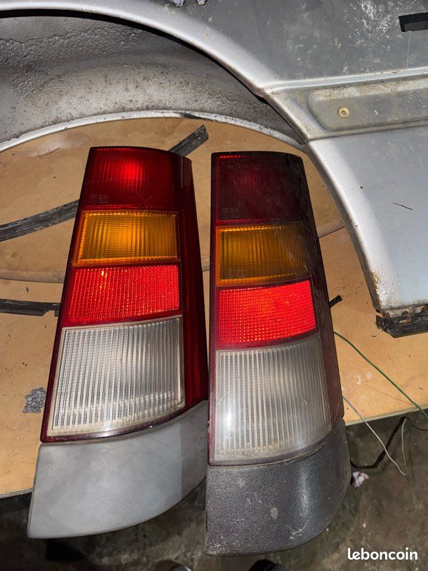 Feux arrière Renault 5 (image 1)