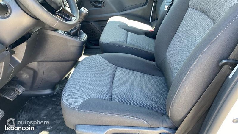 Renault Trafic Véhicule utilitaire ou Société L1H1 3T 2.0 Blue dCi 130ch Confort (image 13)