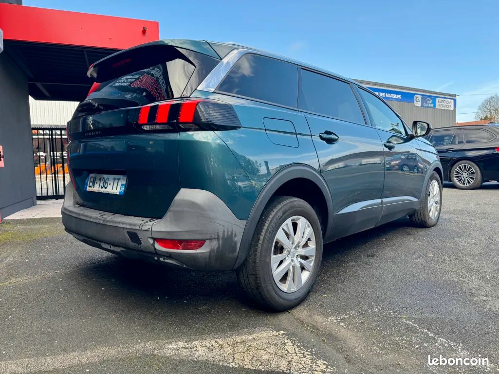 5008 1.6 BLUEHDI 120 CH FINITION ALLURE 7 PLACES DISTRIBUTION NEUVE 06/2017 140620 KM 16990e GARANTIE 6 MOIS TOTALE POSSIBILITÉ D'EXTENSION DE GARANTIE DE 60 MOIS REPRISE / FINANCEMENT POSSIBLE (image 3)