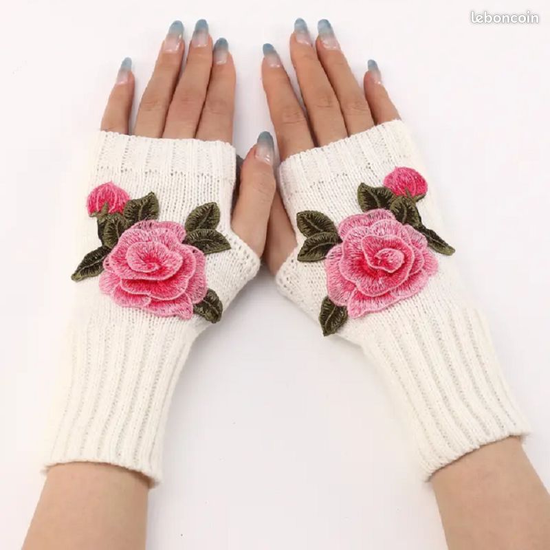 PROMO - Mitaines en laine Blanc cassé - Fleur Rose (image 1)