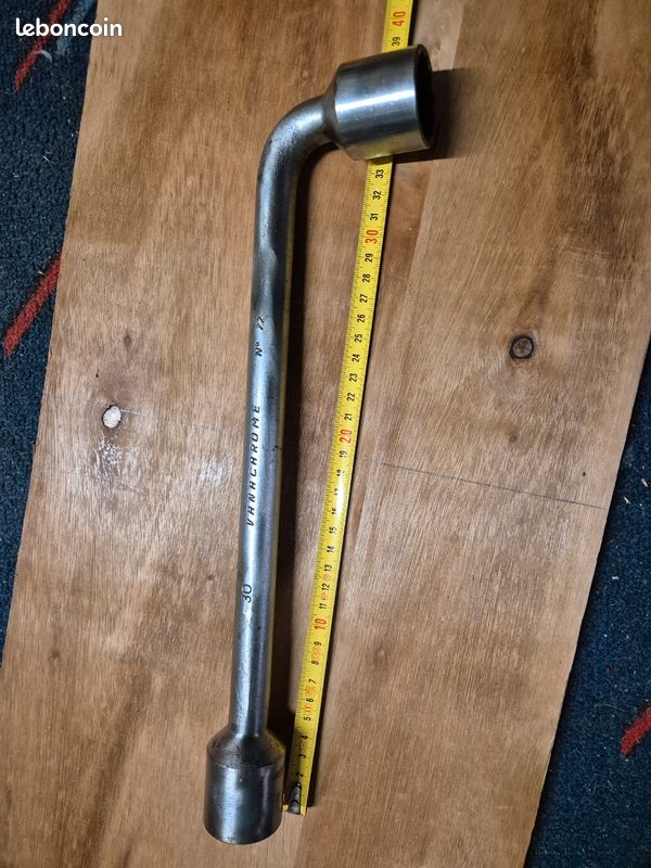 Grande Clé à pipe FACOM d'occasion - Bricolage