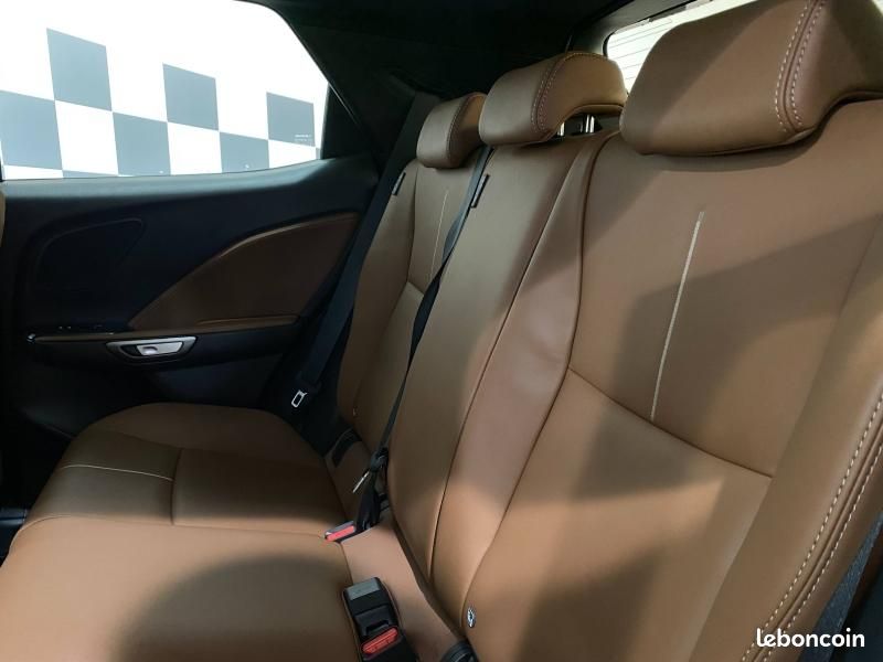 Lexus LBX 1.5 136ch Relax 2WD (image 7)