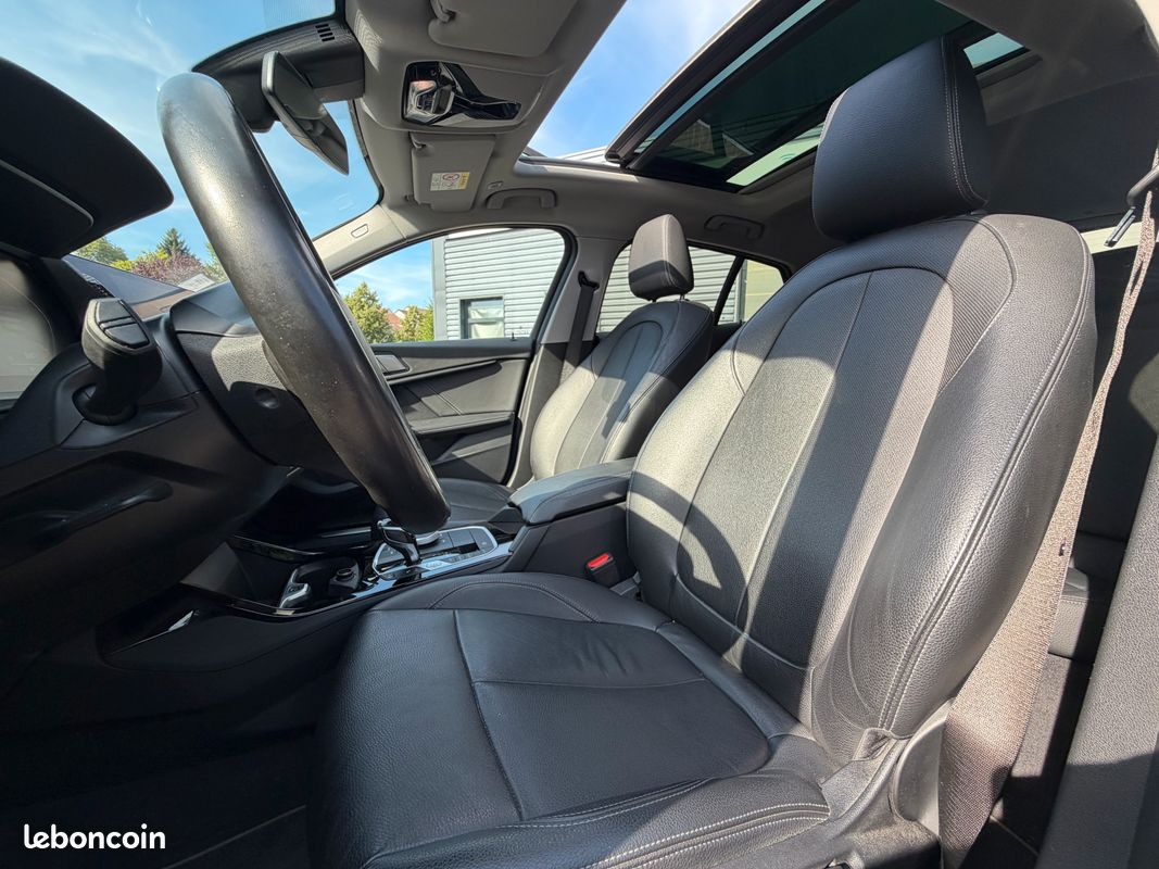BMW Série 1 118i 1.5 i 12V DCT7 140 cv Lounge (image 6)