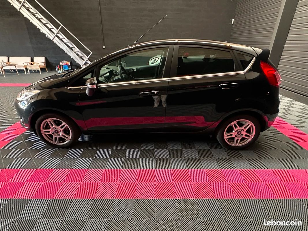 FORD FIESTA 1.5 TDCi 75 S&S Titanium (image 4)