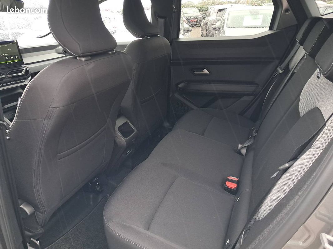 DACIA Duster Hybrid 155 Journey (image 16)