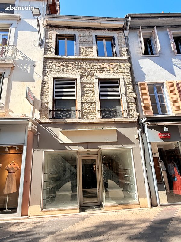 Appartement 1 pièce 33 m² · à Bourg-en-Bresse · 32,8 m² · 65 000 €
