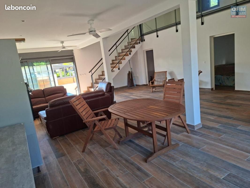 Maison 3 pièces 147 m² · à Saint-Philippe · 147 m² · 1 585 €