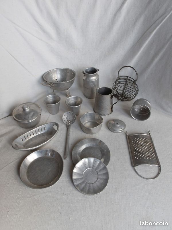Lot De Dinette Vintage Années 50 Dépareillée - Jeu D'imitation D'occasion - Rétro