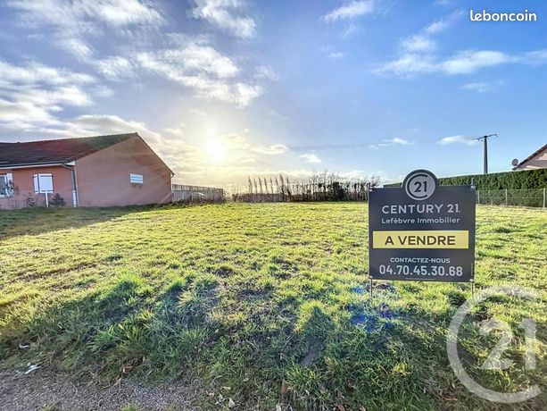 Terrain 892 m² Treban