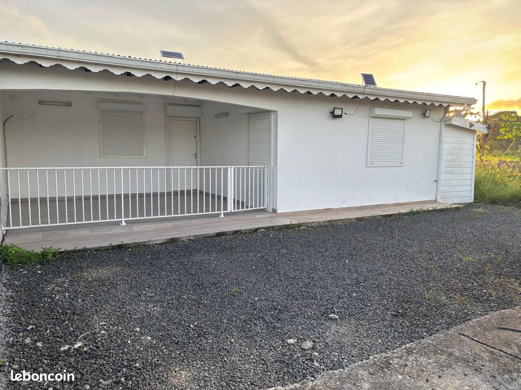 Maison 3 pièces 75 m² · à Baie-Mahault · 75 m² · 1 200 €/mois