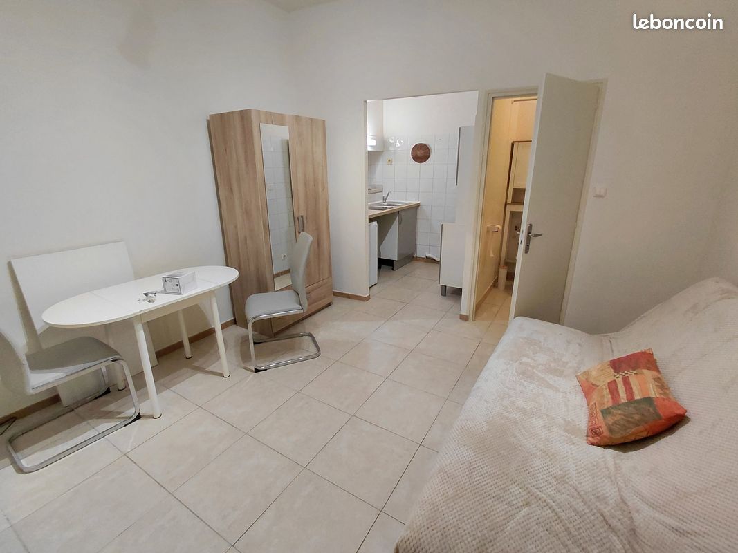Appartement 1 pièce 19 m² · à Laudun-l'Ardoise · 19 m² · 370 €/mois