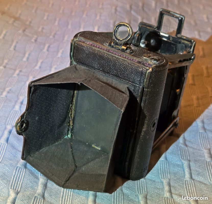 Appareil photo Rubix 16 par Sugaya Koki. Objectif Hope Anastigmat f/3,5