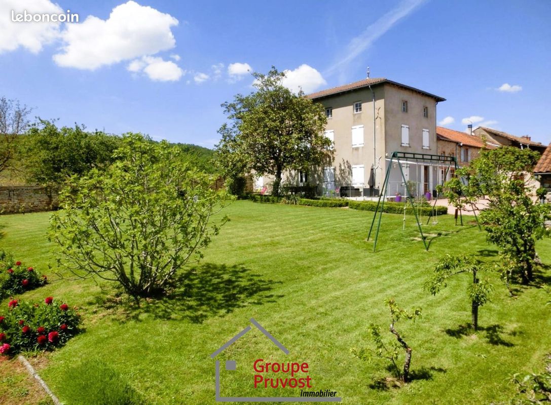 Maison 7 pièces 210 m² · à Cluny · 210 m² · 489 000 €
