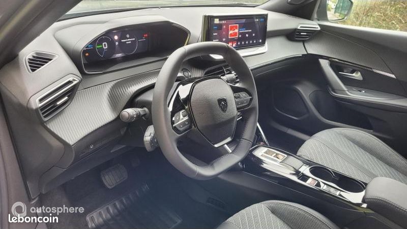 Peugeot 2008 e-2008 156ch 54 kWh Allure (image 8)