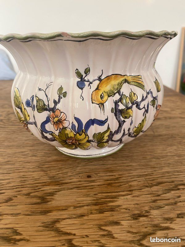 Ancien cache-pot en faïence de Moustiers – Peint à la main (image 4)