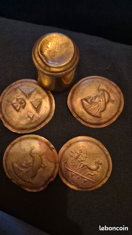 ​Lot de 5 Appliques & Embouts en Laiton Réoussé - Style Égyptien (Egyptian Revival / Hollywood Regency) (image 4)
