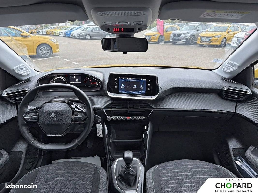 PEUGEOT 208 PureTech 100 S&S BVM6 Style (image 12)
