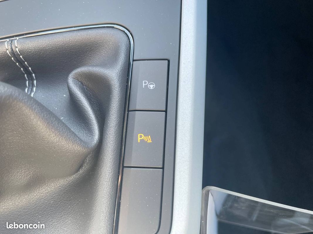 SEAT Arona 1.0 TSI 95 ch Start/Stop BVM5 Copa (image 24)