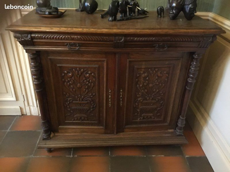 Commodes sculptées deux tiroirs (image 2)