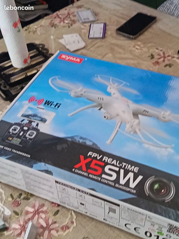 À vendre drone SYMA X5SW-FPV REAL-TIME foull option noir avec toutes les pièces, guide d'emploi (image 4)