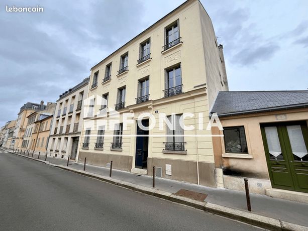 Studio 1 pièce 14 m²