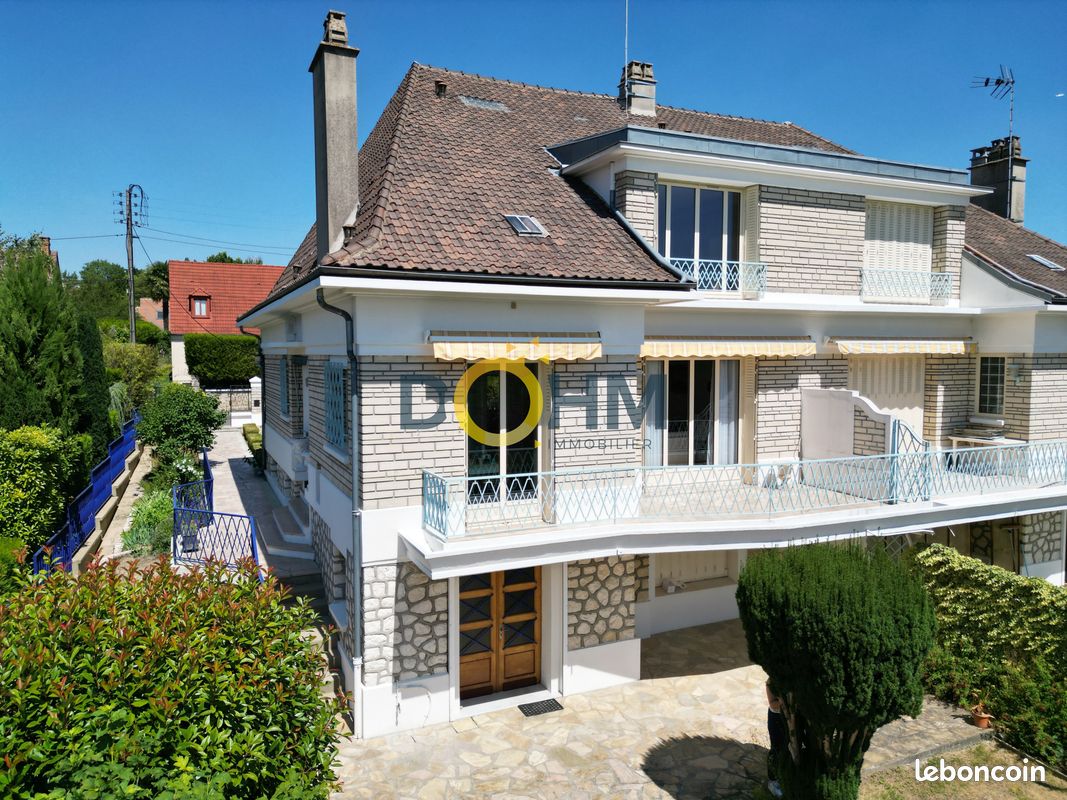Maison 8 pièces 163 m² · à Brunoy · 163 m² · 390 000 €