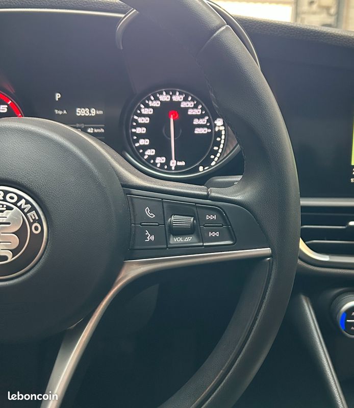 ALFA ROMEO GIULIA 2.2 JTDM 150 SUPER BVA - SYSTEME DNA - GPS - RADAR DE RECUl (image 25)