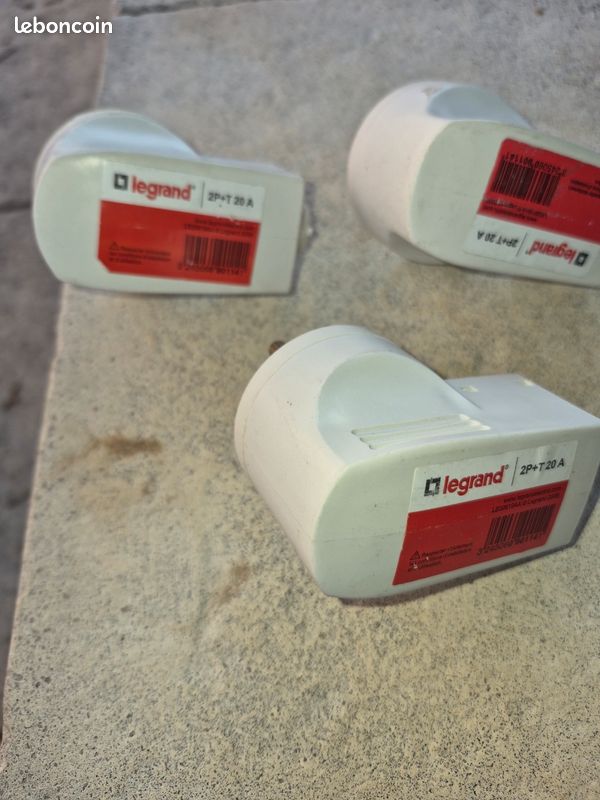 Lot de 3 fiches Legrand 20A (image 1)