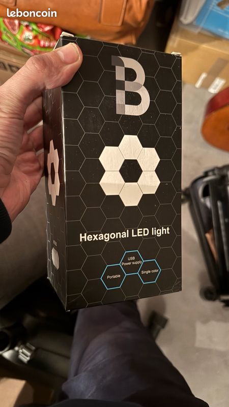 Lampe LED hexagonale USB décorative (image 1)