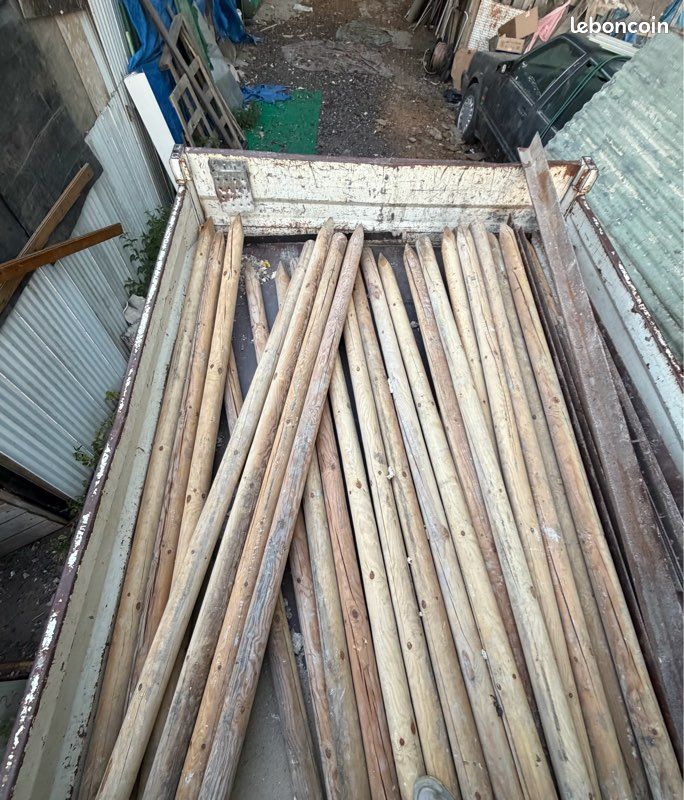 Piquet en bois (image 1)