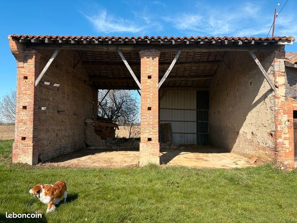 Hangar en pierre sur 955m2 de terrain agricole