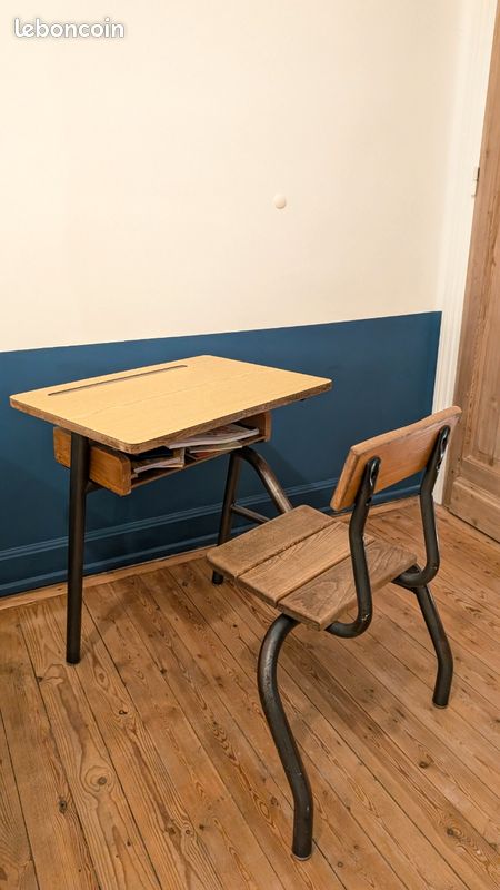 Bureau d'écolier ancien (image 3)